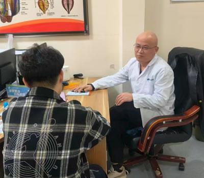 镇江市|男科医师高朋磊：守护男性健康，专业男科诊疗